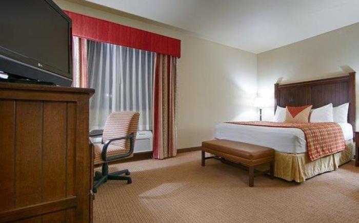 Best Western Plus Cimarron Hotel and Suites