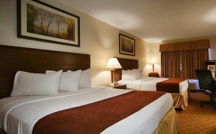 Best Western Lakewood Inn