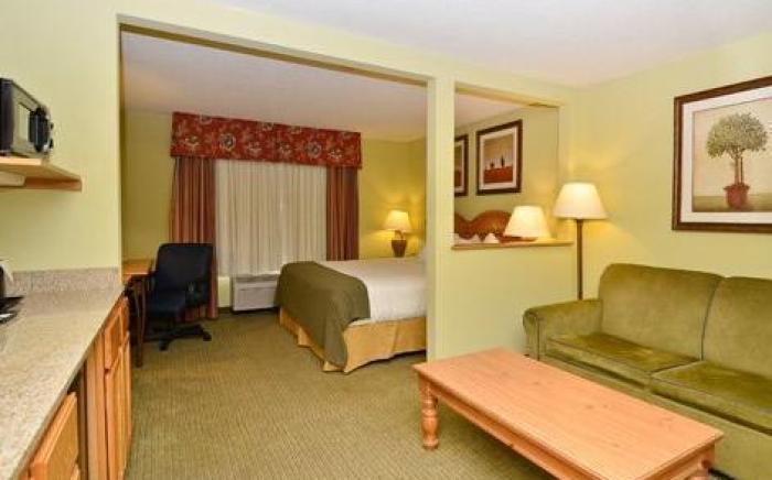 Comfort Inn & Suites Black River Falls I-94
