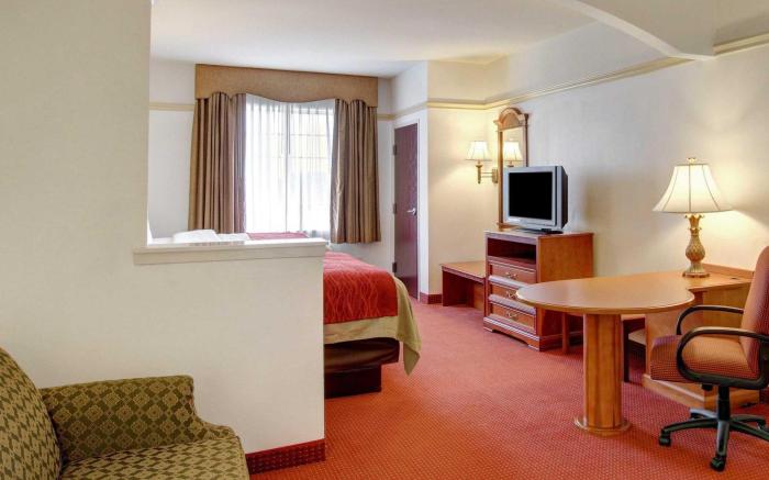 FairBridge Inn & Suites Cleburne