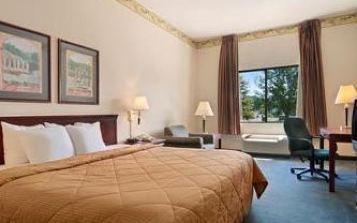 Days Inn by Wyndham Jackson Downtown