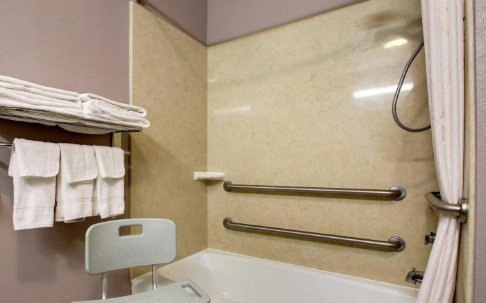 Days Inn by Wyndham Jackson Downtown