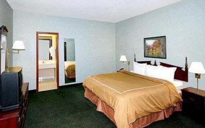 Comfort Suites Appleton Airport