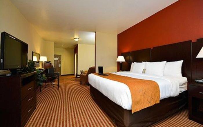 Comfort Suites