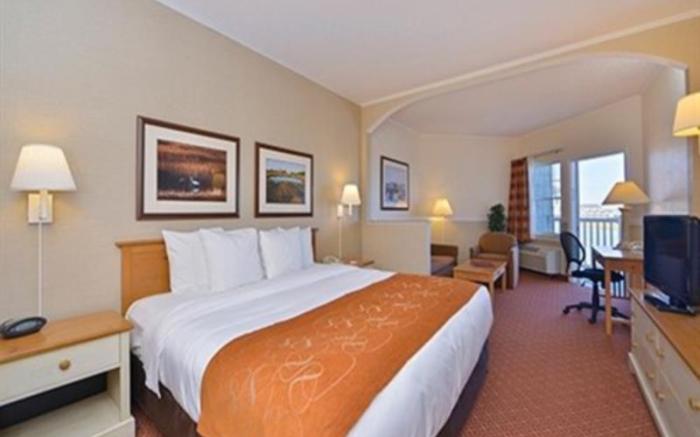 Comfort Suites Chincoteague Island Bayfront Resort