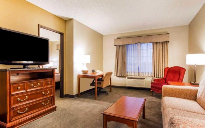 Comfort Suites