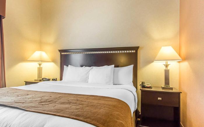 Comfort Suites Hopkinsville near Fort Campbell