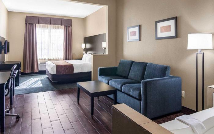 Comfort Suites