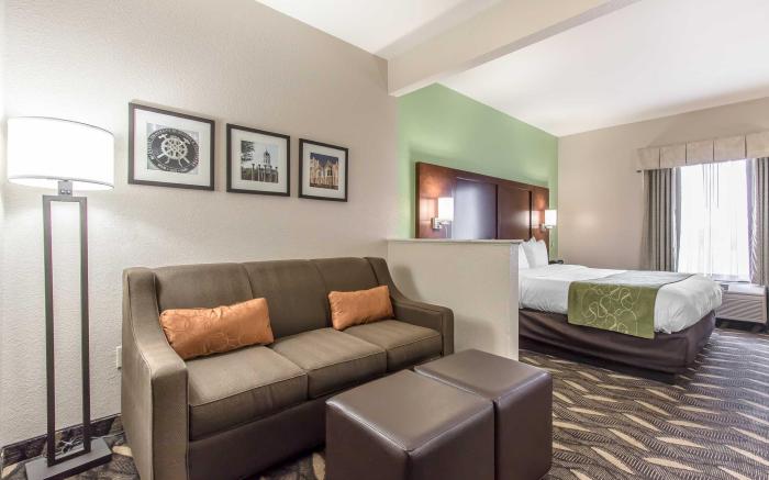 Comfort Suites