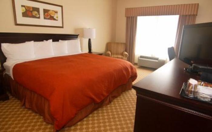 Country Inn & Suites by Radisson, Clinton, IA