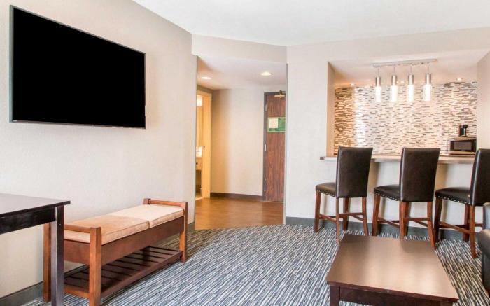 Best Western Courtview Hotel