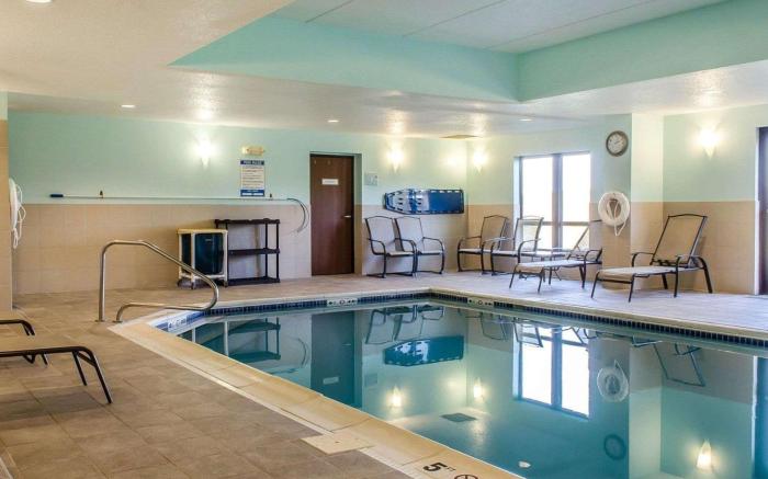 Comfort Suites