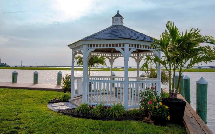 Comfort Suites Chincoteague Island Bayfront Resort