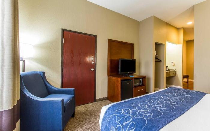 Comfort Suites