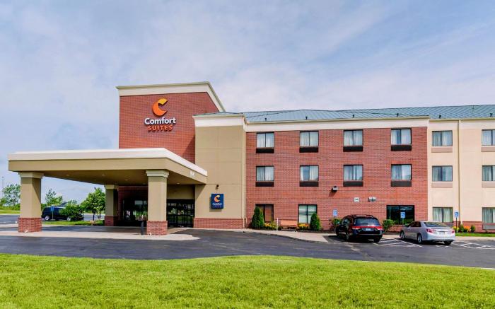 Comfort Suites Speedway - Kansas City
