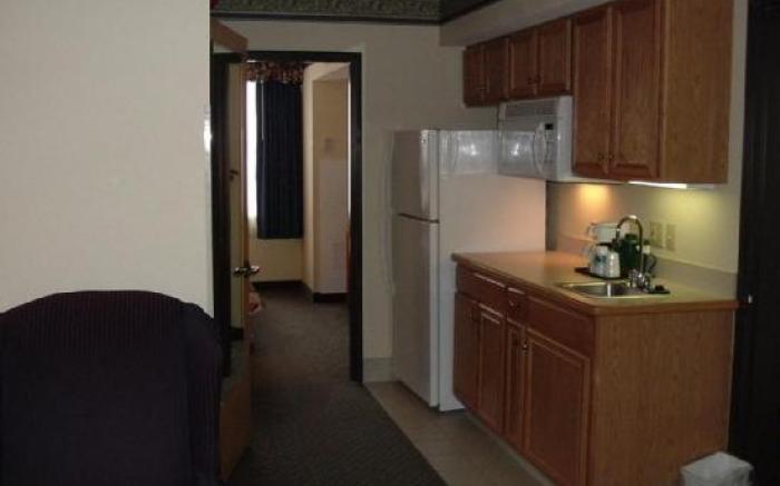 Country Inn & Suites by Radisson, Lansing, MI