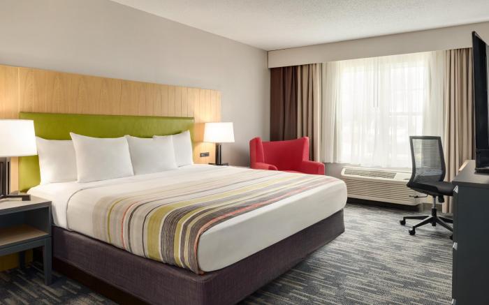 Country Inn & Suites by Radisson, Pella, IA