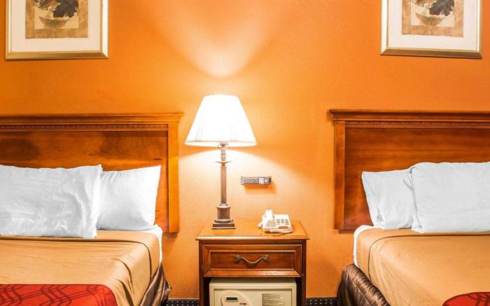 Red Carpet Inn-Norwalk