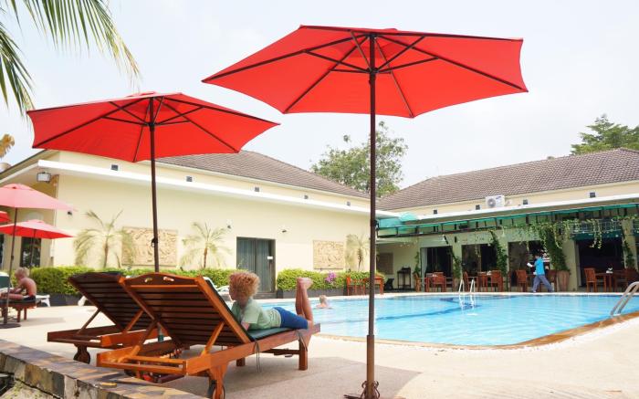 Oasis Garden and Pool Villa at VIP Chain Resort