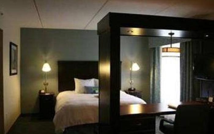 Hampton Inn & Suites by Hilton Syracuse Dewitt