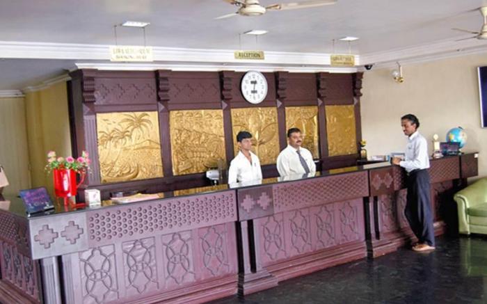 Hotel Liwa Tower