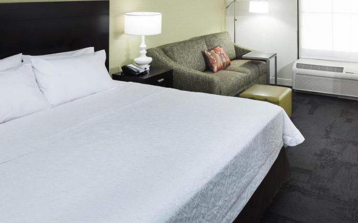 Hampton Inn & Suites Gainesville-Downtown