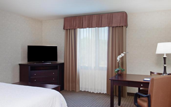 Hampton Inn & Suites Oakland Airport - Alameda