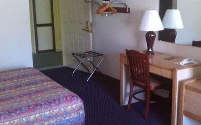 Hampton Village Inn