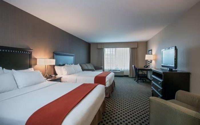 Holiday Inn Express & Suites - Green Bay East By IHG