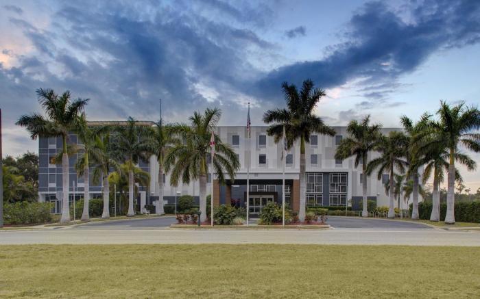 Hampton Inn & Suites Sarasota/Bradenton-Airport