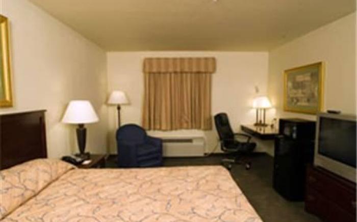 HomeTown Hotel Bryant