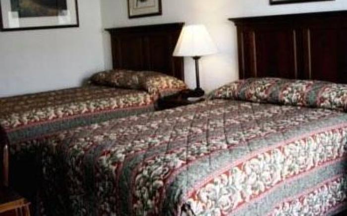 Houston Inn and Suites