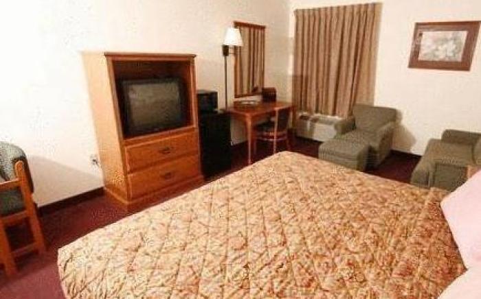 Home Gate Inn & Suites