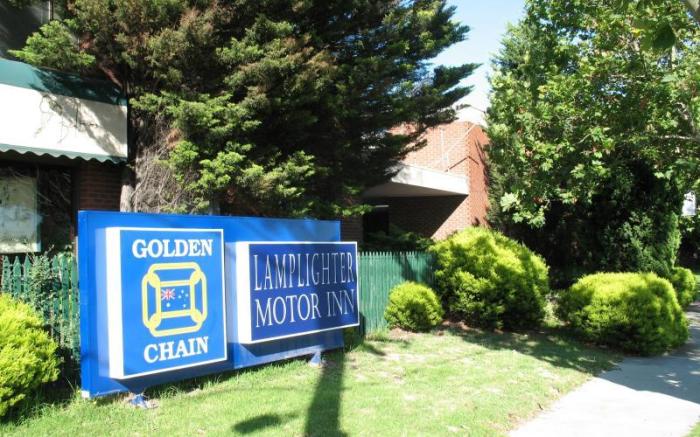 Lamplighter Motel And Apartments