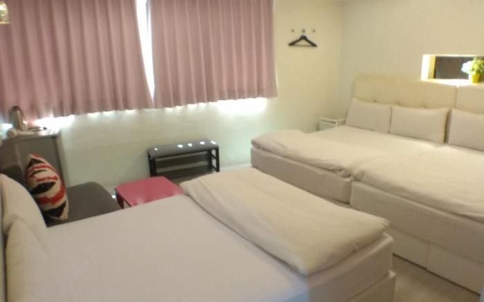 JJ House 6 Pax Room 1