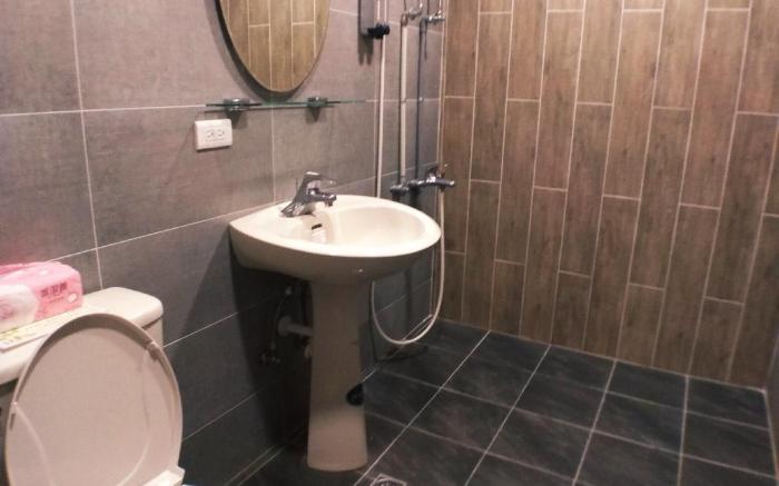 JJ House 6 Pax Room 2