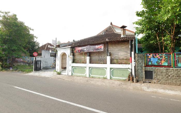 OYO 4016 Tan Jokteng Guest House