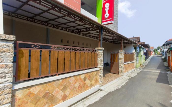 Super OYO 3314 Syariah House