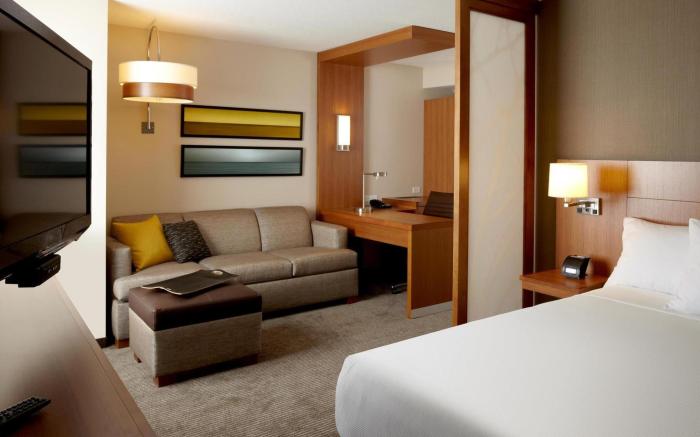 Hyatt Place San Jose Pinares