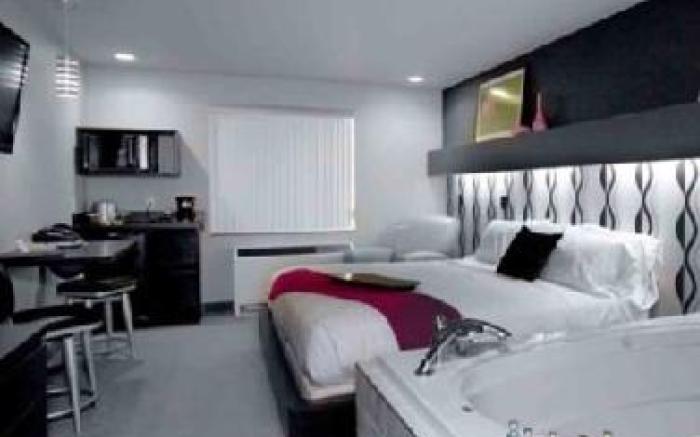 Metropolis Resort - Eau Claire