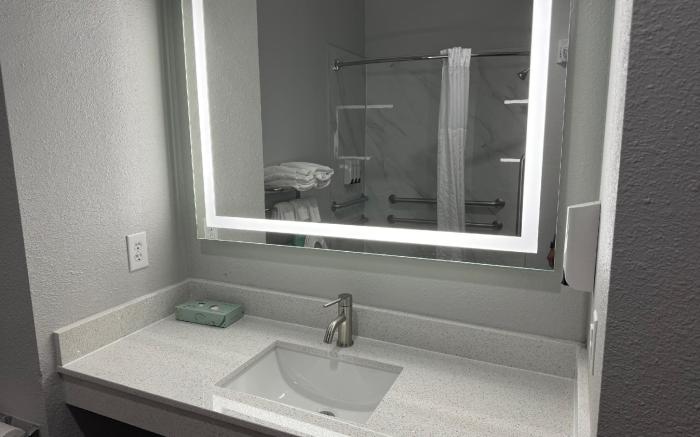 Sonesta Essential La Porte