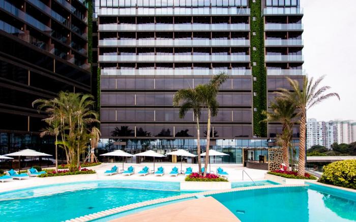 YOHO Hollywood Roosevelt Hotel