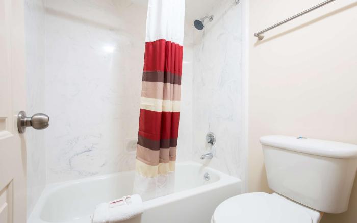 Red Roof PLUS+ Birmingham East - Irondale/ Airport