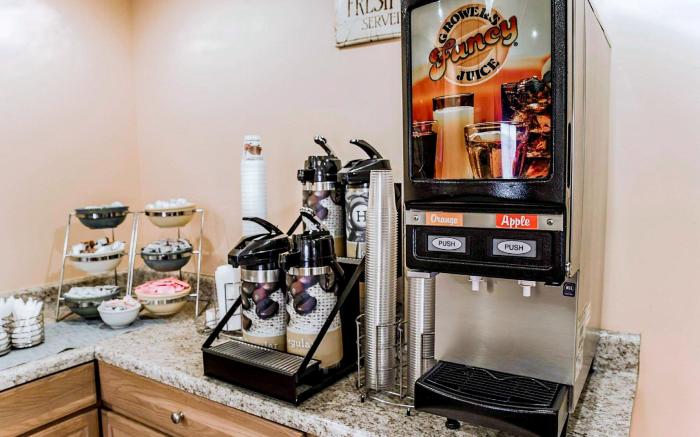 La Quinta Inn & Suites by Wyndham Fayetteville I-95