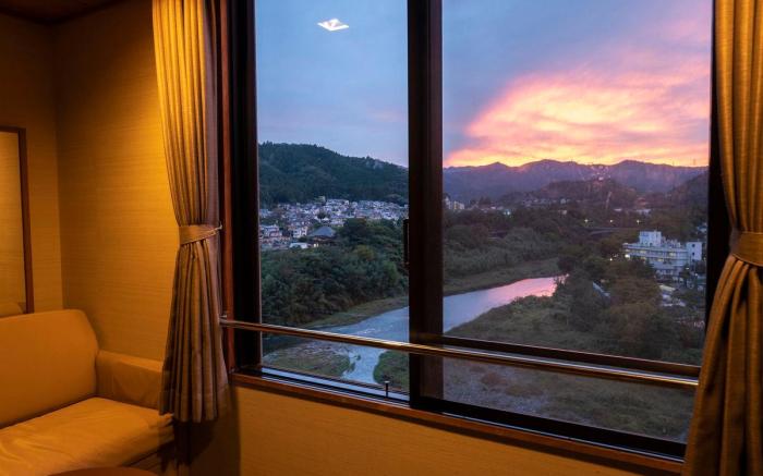 KAMENOI HOTEL OME