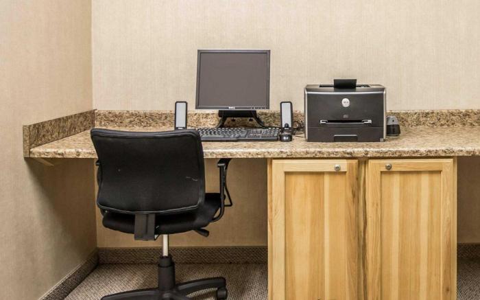 Rodeway Inn & Suites
