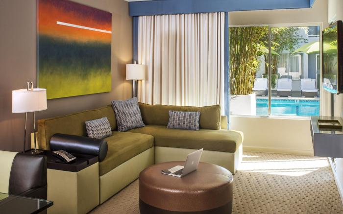 Sunset Marquis Hotel & Villas