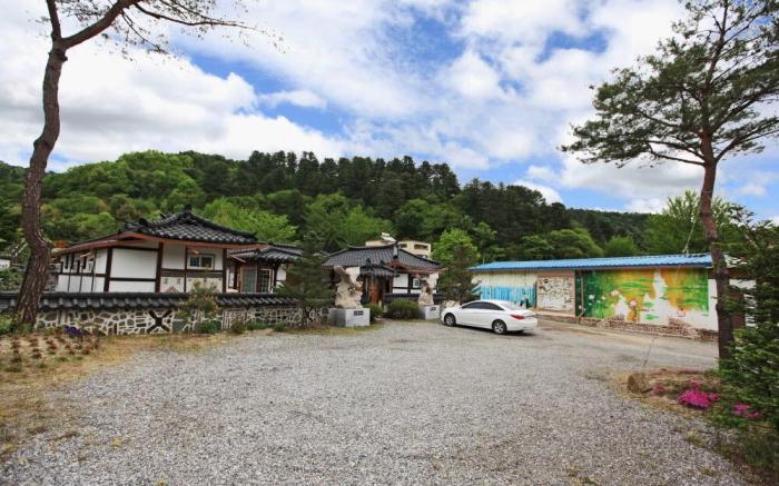 Apple farm stay
