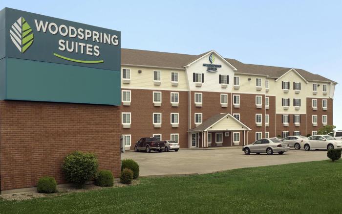 WoodSpring Suites Louisville Clarksville