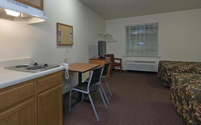 WoodSpring Suites Macon West I-475